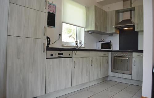 Ferienhausgebiet Hillenseifen House | Nice Home In Gerolstein-Hinterhausen