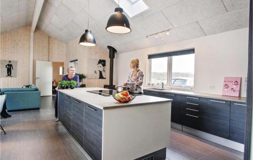 Fjellerup Strand House | Nice Home In Glesborg With Kitchen