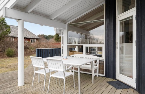 Grenaa House | Nice home in Grenaa with kitchen