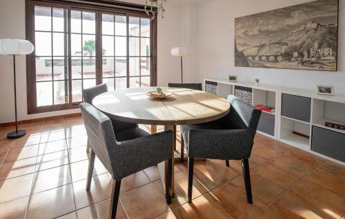 Las Pajanosas House | Nice Home In Guillena With Wifi