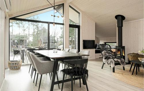 Nørre Hurup House | Nice Home In Hadsund With Kitchen