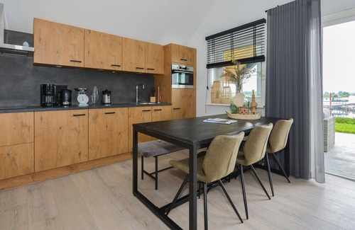 Kerkdriel House | Nice home in Kerkdriel with Wi-Fi