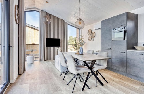 Kerkdriel House | Nice home in Kerkdriel with lake view