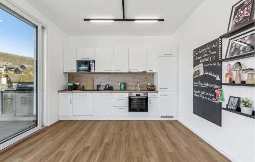 Kirchen House | Nice Home In Kirchen - Sieg With Wifi