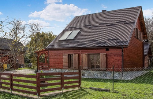 Korenica House | Nice home in Korenica with sauna