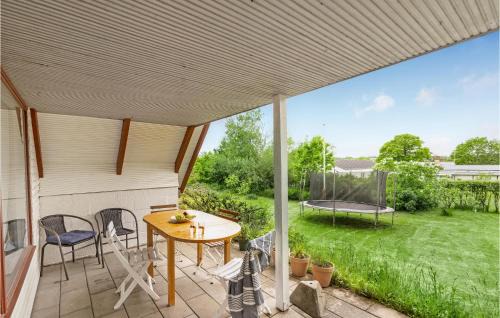Logstrup House | Nice Home In Løgstrup With Wifi