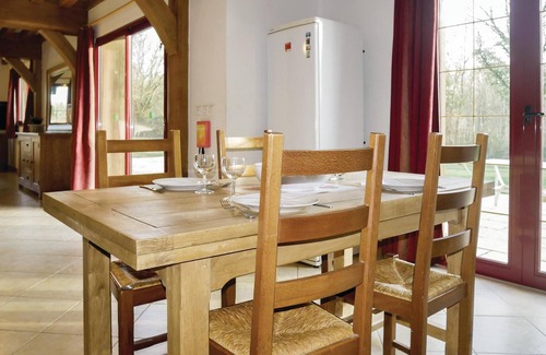 La Croupte House | Nice home in La Croupte with WiFi