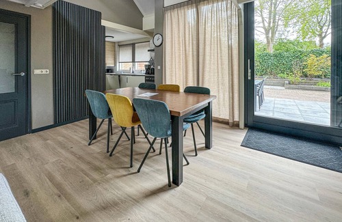 Lauwersoog House | Nice home in Lauwersoog with WiFi