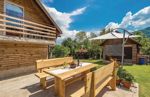 Licko Lesce House | Nice home in Licko Lesce with WiFi