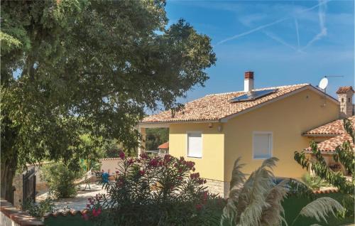 Liznjan House | Nice Home In Liznjan With Wifi