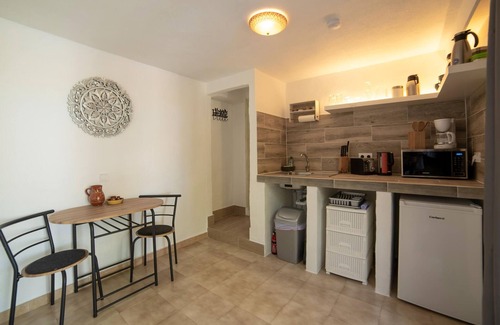 Montuiri House | Nice home in Montuiri with kitchen