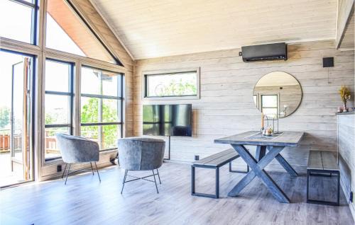 Nedstrand House | Nice Home In Nedstrand With Kitchen