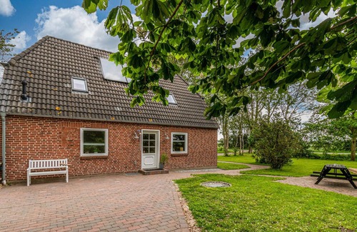 Niebuell House | Nice home in Niebüll with kitchen