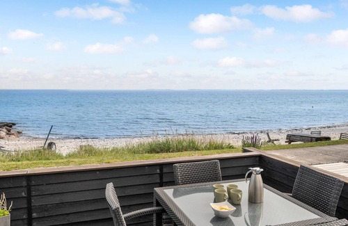 Hasmark Strand House | Nice home in Otterup with kitchen