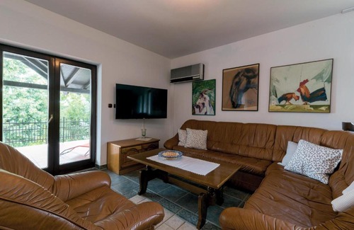 Levanjska Varos House | Nice home in Ovcara with 2 Bedrooms, WiFi and Heated swimming pool