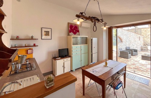 Loreto House | Nice home in Petroro with WiFi