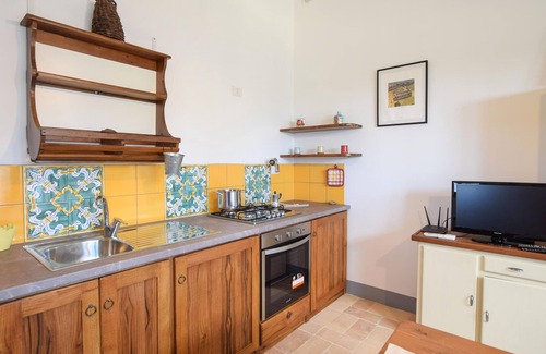 Loreto House | Nice home in Petroro with WiFi