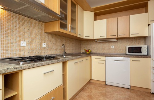 Primorski Dolac House | Nice home in Primorski Dolac with sauna