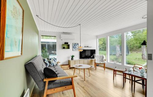Ronbjerg House | Nice Home In Roslev With Kitchen