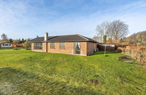 Spodsbjerg House | Nice home in Rudkøbing with kitchen
