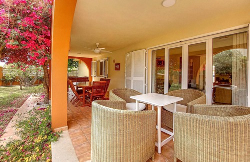 Playa de Almarda House | Nice home in Sagunto with kitchenette