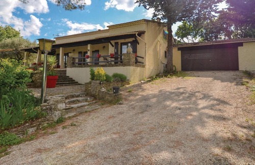 Salazac House | Nice home in Salazac with jacuzzi