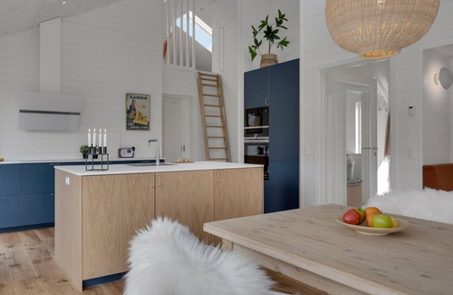 Langemark House | Nice home in Samsø with kitchen