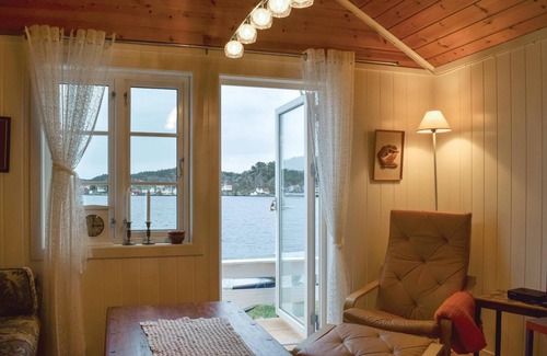 Arendal House | Nice home in Staubø with house sea view