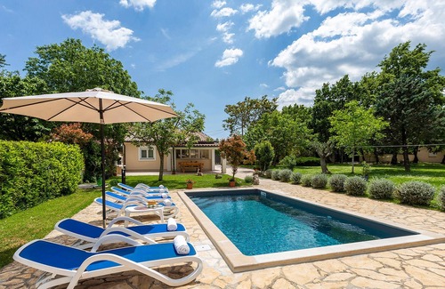 Svetvincenat House | Nice home in Svetvincenat