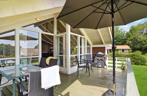Mommark Strand House | Nice home in Sydals with sauna