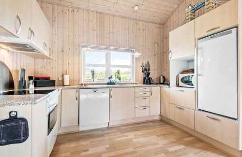 Skaven Strand House | Nice home in Tarm with sauna