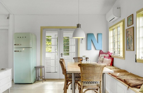 Tisvildeleje House | Nice home in Tisvildeleje with kitchen
