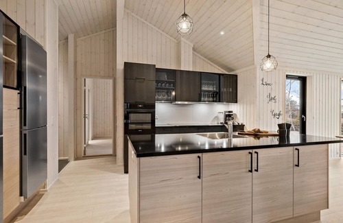 Holloselund House | Nice home in Tisvildeleje with WiFi