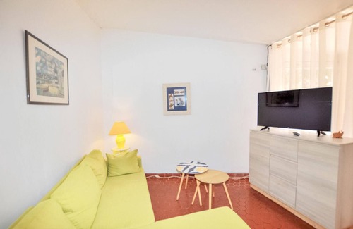 Torreilles-Plage House | Nice home in Torreilles with kitchen