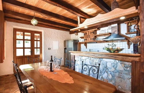 Zastrazisce House | Nice home in Zastrazisce with WiFi