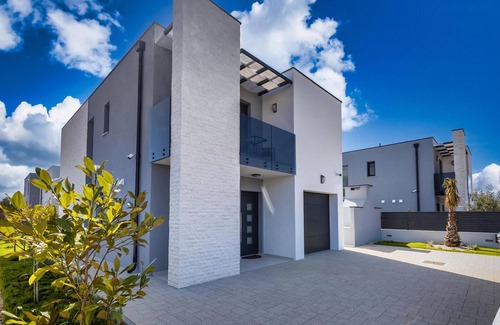 Zaton House | Nice home in Zaton with WiFi