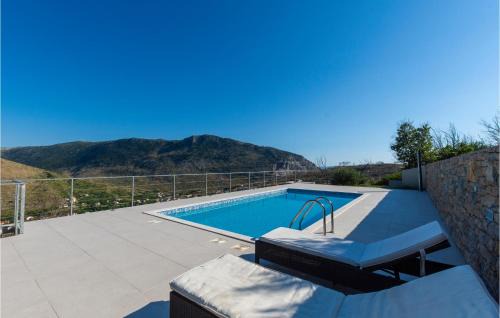 Zrnovnica House | Nice Home In Zrnovnica