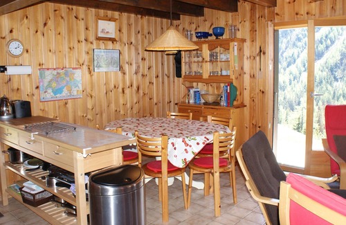 Champex-Lac Ski Chalet | Nice little chalet ideal for a family, garden, calm, rest, lake view