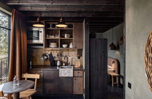 Neufchateau House | Nice lodge with a view on a natural resort
