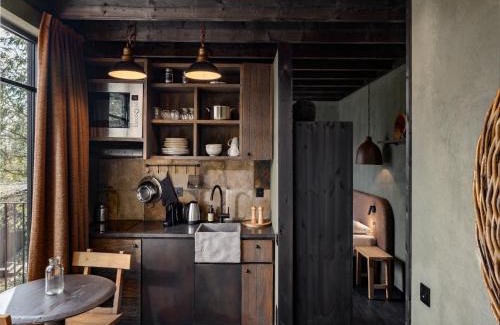 Neufchateau House | Nice lodge with a view on a natural resort