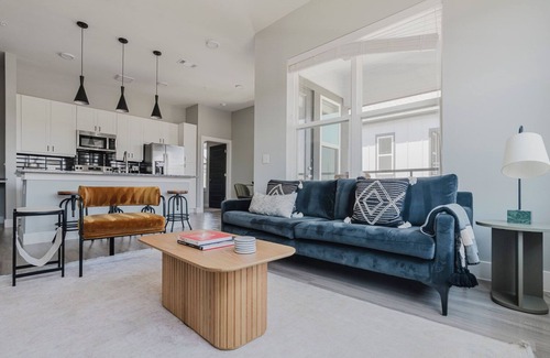 McNeil Apartment | Nice Lost Plains 2BR w/Gym, Pool, W/D & A/C, by Blueground
