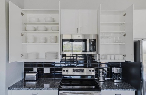 McNeil Apartment | Nice Lost Plains 2BR w/Gym, Pool, W/D & A/C, by Blueground