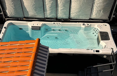 Saint-Roch Apartment | Nice Modern apartment with heated pool, terrace, garage and streetcar 2 min away