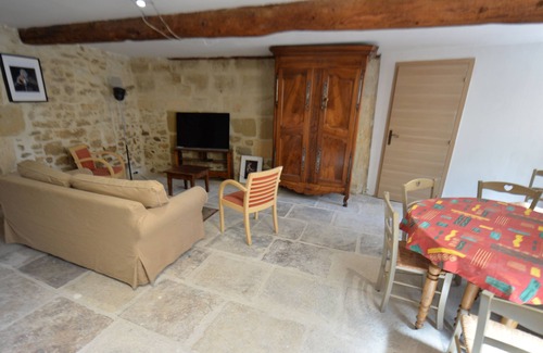 Meynes House | Nice, quiet, cool apartment for 4 people.