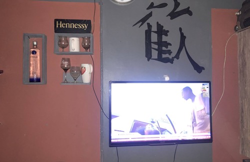 Kumasi House | nice single room with air conditioning and wireless internet