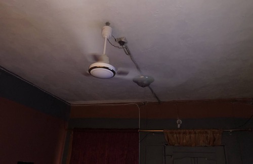 Kumasi House | nice single room with air conditioning and wireless internet