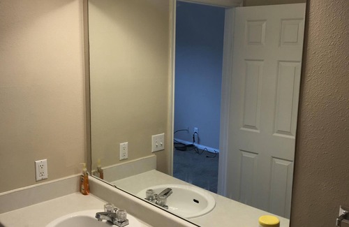 Greensboro Condo | Nice spacious spot in a nice quite area over looking a lake