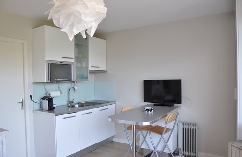 Arcachon Apartment | Nice studio for 2 people in Arcachon with pool view - 100 m from the beach