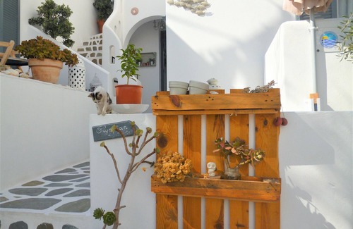 Paros Apartment | Nice studio with balcony in Parikia: 300 meters from Livadia beach