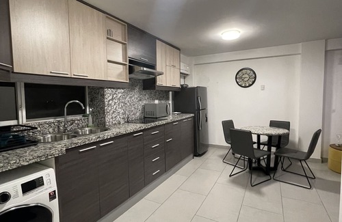 Guayaquil Apartment | Nice suite one block from Malecon 2000 and Panama Street